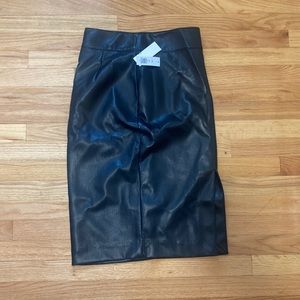 Aritzia NWT Pegu Skirt Size 6
